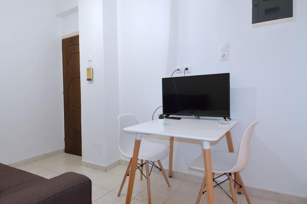 Minimal Apartment At The Foot Of The Odeon Of ... เอเธนส์ ภายนอก รูปภาพ